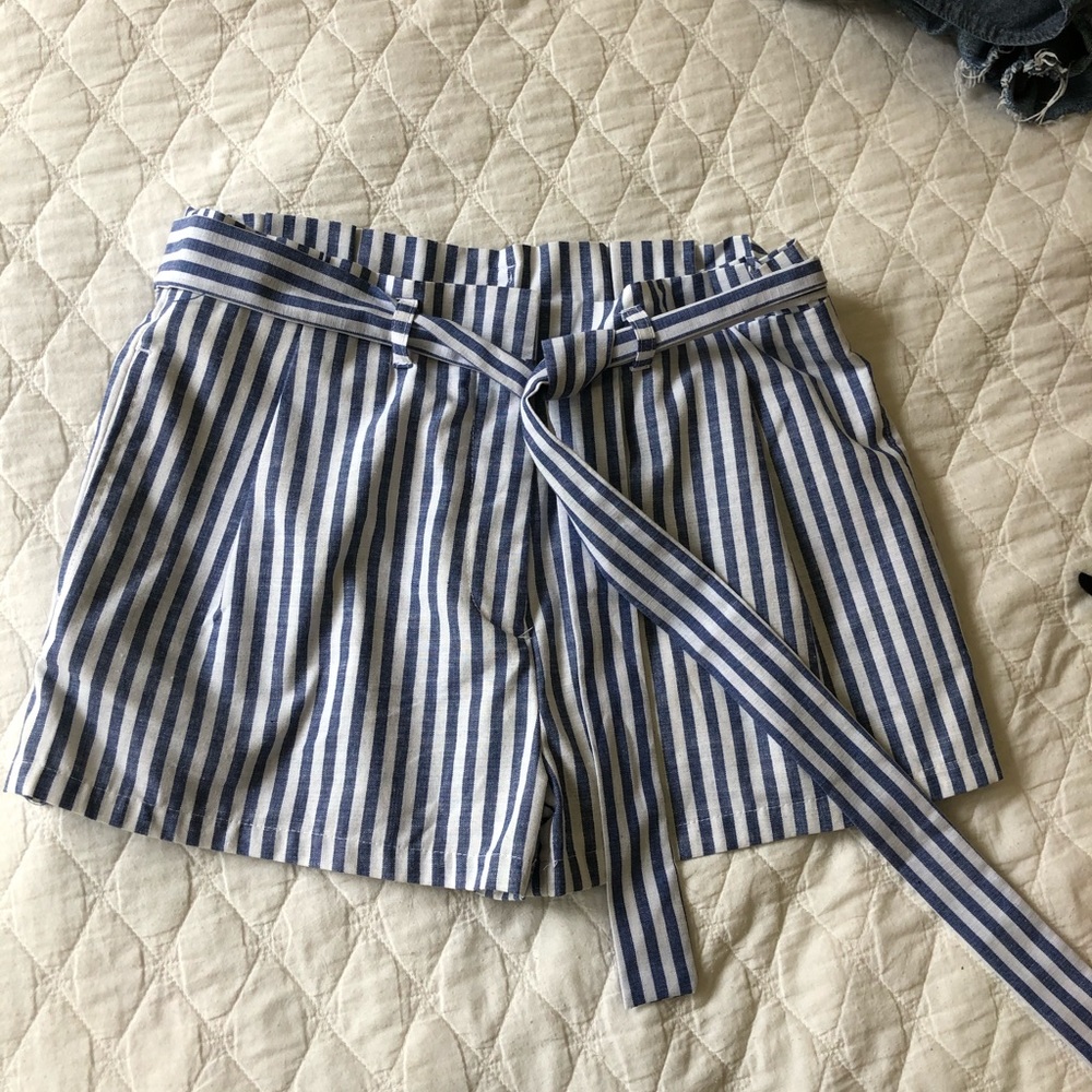 Size small LoveTree high waisted paper bag